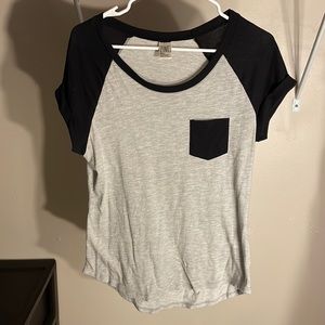 Zine grey/black t-shirt. size small.